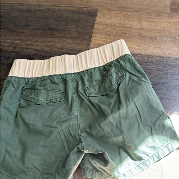 Cargo maternity shorts - Picture 3 of 3